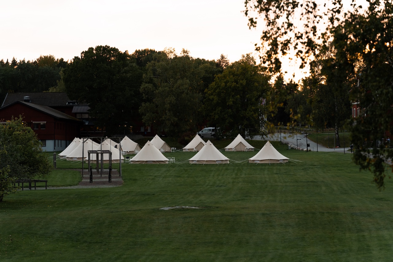 glampingby utomhus i malmö